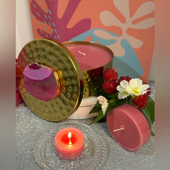 WILD BERRY MUSK, SCENT UNLEASHED LLC, LUXURY HAND POURED SCENTED CANDLES - Picture 3 of 8